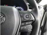 レーダークルーズコントロール(全車速追従機能付)付きです。車速に応じて追従支援してくれるので、ロングドライブも快適です。詳細は販売店スタッフまでおたずねください。