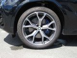BMW・MINI認定中古車には2年間または1年間の無料保証を付帯。ご購入後も安心して、BMWならではの走りをお楽しみいただけます。