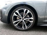 【アルミホイール】アルミホイール 5ツインスポーク ブラックメタリック ポリッシュト(Audi sport)8.5J&times;20+245/35 R20タイヤ(左前)