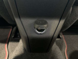 便利な12V電源ソケットを装備