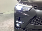 LEDヘッドライトです。蛍光灯のような明るさが特徴で広い範囲を明るく照らしてくれます。光量が大きいので暗い場所での視認性が上がります。また寿命が長く、消費電力も少ないので経済的です。