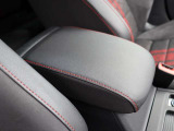認定中古車保証1年間距離無制限の保証とロードアシスタンスサービスが全車に付帯されています。また、1年間または2年間の延長保証(有償)もご利用いただけます。