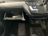 車検証入れになどにも使える便利な収納BOXあります。
