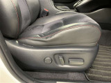 パワーシート搭載、微妙な調整が手軽にでき、ピッタリのポジションで運転することが可能です。