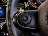 【クルーズコントロール】クルーズコントロール装備車両で御座います。速度を設定することにより、長距離運転の際にアクセルペダルを常に踏み込む必要が無くなります。