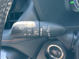 運転中の視界確保に欠かせないワイパー操作。ワンタッチで調整できる便利なレバーです。