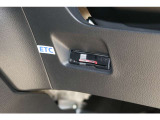 ビルドインタイプのETC車載器がスッキリと収まっています。