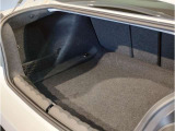 【トランクルーム】十分な容量を確保したトランクルーム。環境へ配慮したスペアタイヤ非搭載のBMW。その分、トランクスペースを有効活用できる様にしてあります。