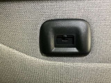 (快適パックに含まれる装備)後席USBポートタイプC・車内で携帯電話などの充電が可能です