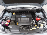 エンジンルームもクリーニング済みです。水平対向エンジンはSUBARUが理想のパワーユニットとして長年にわたり磨き続けているBOXERエンジン。軽量コンパクトで低重心。