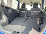 後席を倒せば広大なスペースが発生。