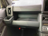 納車前にはプロのメカニックが、各部の点検を行います。ディーラーにしか出来ない品質、そしてサービスできっと満足していただけると思います!