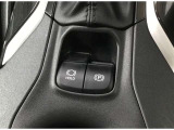 電動パーキングブレーキを装備しています