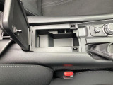 ふたを開けると、ちょっとしたものが入れられます。