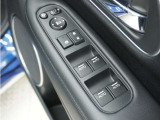 ◆パワーウィンドウスイッチ◆運転席から全席の窓の開閉操作を行うことが出来いつでも換気ができます!