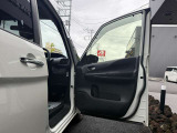 運転席側ドアトリムもご覧の状態です!!
