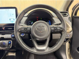 ステアリングスイッチ搭載!手を離さずに手元のスイッチでさまざまな操作が可能。運転中、視線をそらさなくても操作ができて安全です!