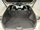 トヨタ認定中古車 5人乗り 32000キロ 全周囲カメラ BSM  ナビ&フルセグTV Bluetooth  LEDヘッドライト アルミホイール スマートキー ドラレコ ETC  ブラインドスポットモニター 盗難防止装置