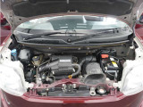 ◆エンジンルーム◆車の心臓部分。エンジンルームが汚いとトラブルの基になりますので、当店は専用の液剤を使って徹底的に綺麗にします。