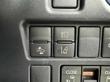 オートマチックハイビームとは、先行車や対向車のライトを認識し、ハイビームとロービームを自動で切り替える機能です。夜道の視界を確保します。詳細は販売店スタッフまでおたずねください。