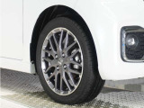 ◆純正アルミホイール装着車◆これで足元まわりも、おしゃれにきまります!