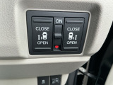 運転席からもスライドドアの操作が可能です!!