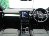 XC40 B4 モメンタム 