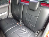 シートは全席クリーニング後、新品の車種専用レザー調シートカバーを取付しましたので清潔感や高級感があります!