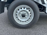 ☆お車についた傷やヘコミ、事故の修理もハヤシにお任せください。自社鈑金工場で修理ができますの安心です☆