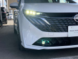 【 LEDヘッドライト 】 青色発光ダイオードを発明した日本人がノーベル賞を受賞し、LEDライトが開発されました。明るく長寿命のライトです。体感して下さい。明るいライトです!