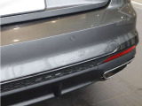 リヤは一番良く見られていると言われています。後続車からはこのように見られています。息を飲むような独特の重厚感のあるグラマラスなリヤデザイン。後ろからの強い視線を感じます。