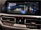 【左右独立式オートエアコン】☆運転席・助手席で個別に温度設定する事が可能。一定以上の大気中の有害物質を感知すると自動的に内気循環モードに切り替わるAUCを装備☆