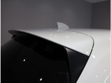 車のデザインにスッキリ溶け込むシャークフィンアンテナ。スタイリッシュで、ちょっといい車に乗っている感覚になりますね♪
