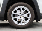 ■タイヤ215/60R17