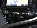 四季を通じて車内を快適に保つオートエアコンを装備しています。又、冬場の朝一のスタート時には大変嬉しいシートヒーターを運転席&助手席に装着、ヒーターが効き始めるまでの冷間時でも快適にスタート出来ます。