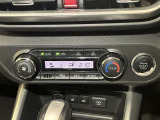 オートエアコンの温度設定等の操作スイッチです。外の天気や気温に合わせて車内を自分に合った温度設定にすることが出来るので快適なドライブが楽しめますよ!!