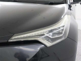 LEDヘッドライトです。デザイン性がよくとても明るいので、夜間の走行や悪天候でも安心です。しかも長寿命!