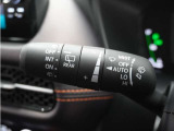 ◆ワイパー・ウォッシャースイッチ◆ワイパーは雨量に応じて切り替え可能なスイッチがついており、ウォッシャースイッチは手前に引くと噴射してフロントガラスを綺麗にしてくれます。