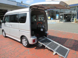エブリイワゴン ウィズ 車いす移動車 左右分割式リアシート付 