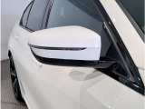 【BMWミラー】視認性の高いスタイリッシュなミラー。自動防眩機能も付いており夜間のドライビングをサポートします。