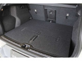 後席は60:40分割式で、用途や乗員数に合わせてフレキシブルに活用いただけます