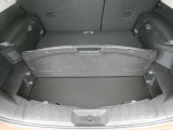 ラゲッジアンダーボックス:普段使わない物や外から見られたくない荷物を入れられます。