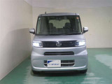 明度の高いLEDヘッドライトで、夜間の運転も安心です。
