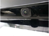 バックカメラが付いているので後方確認が非常にしやすいです。今や運転初心者も熟練者も必須装備!ついていて損はないですね♪