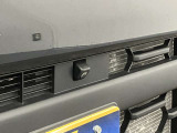 【全方位モニター用カメラ装着車】クルマの前後左右に4つのカメラを設置。対応ナビゲーション(販売会社装着アクセサリー)を装着すれば、クルマを真上から見たような映像などを映し出す全方位モニターに