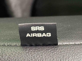 車両側方からの衝撃を緩和するSRSサイドエアバッグ(運転席/助手席)に加えて,SRSカーテンシールドエアバックも標準装備