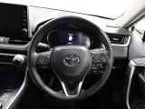 各操作スイッチなどもハンドルから手を放すことなく操作可能で安全運転に支援いたします!