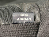 車両側方からの衝撃を緩和するSRSサイドエアバッグ(運転席/助手席)に加えて,SRSカーテンシールドエアバックも標準装備