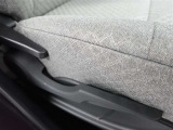 運転席の座面はお好みの高さに調整もできます♪