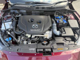 SKYACTIV-D1.5を搭載 2.5Lを上回るほどのパワフルなトルクを実現。優れた低燃費と環境性能、マツダのDNAをしっかり楽しめるエンジンです。もちろん燃料は軽油ですから!